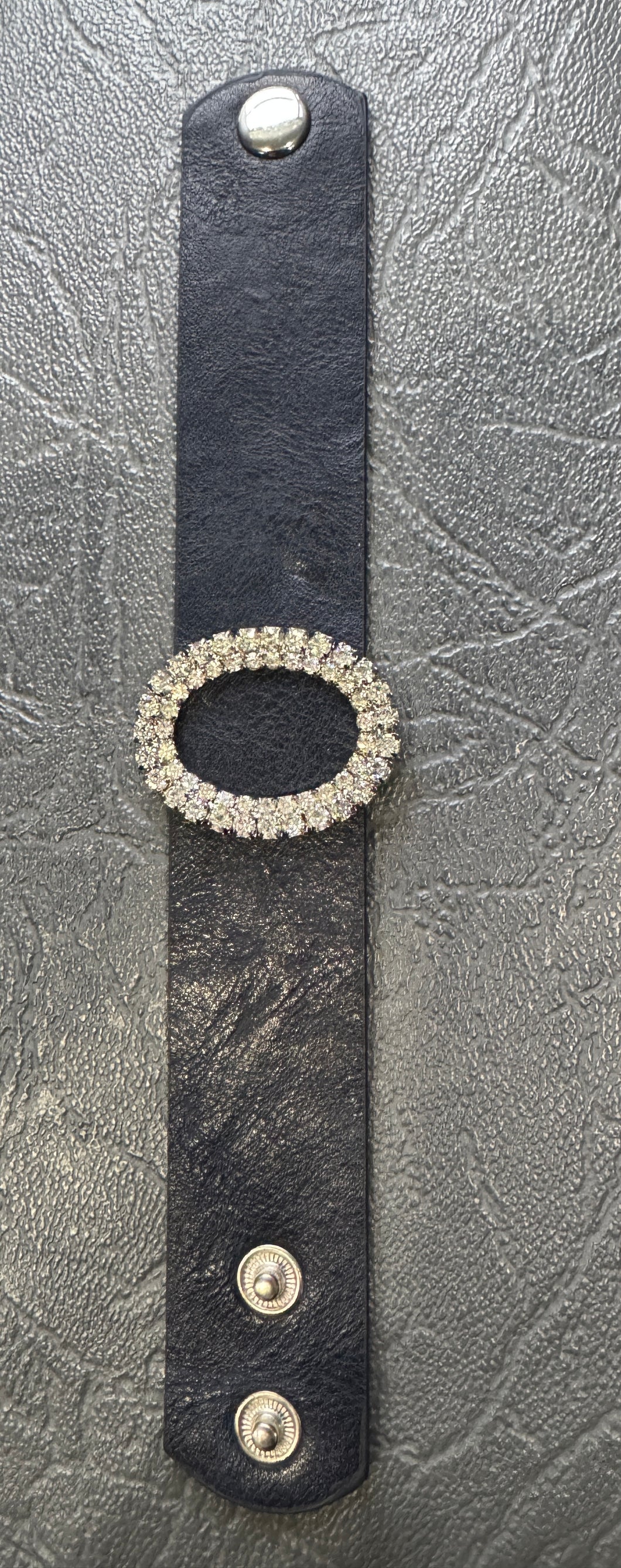 Black wrap with White Rhinestones - Paparazzi